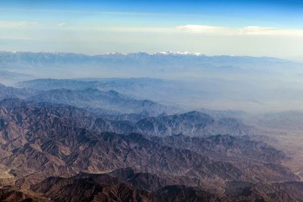 Η οροσειρά του μπαμπά του Χίντου Κους μεταξύ της Καμπούλ και kand — Φωτογραφία Αρχείου