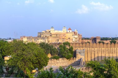bikaner Mihrace junagarh Kalesi, bikane içinde Sarayı