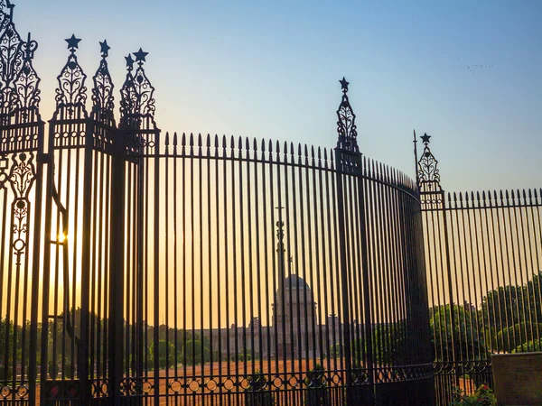 Tore am Eingang zum Parlament, Delhi, Indien — Stockfoto