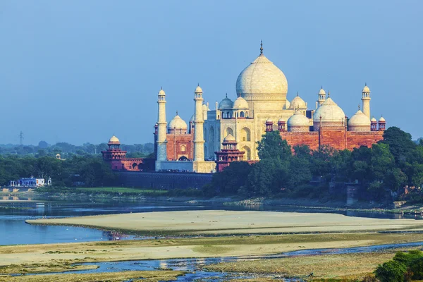 Widok perspektywy na Mauzoleum taj mahal — Zdjęcie stockowe