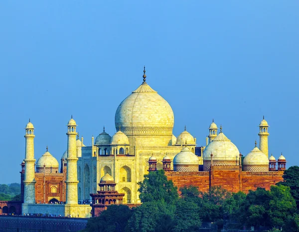 Perspektivischer Blick auf das Taj-Mahal-Mausoleum — Stockfoto