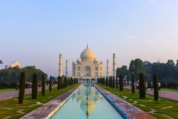 Taj Mahal en la luz del amanecer, Agra, India —  Fotos de Stock