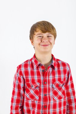 mutlu gülümseyen yakışıklı