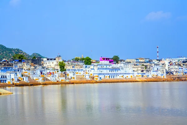 Lake view to the ghats of Pushkar — Stock Photo, Image