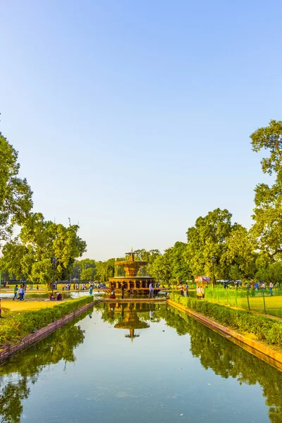 Beautiful india gate lake nearby the india gate — Stock Photo, Image