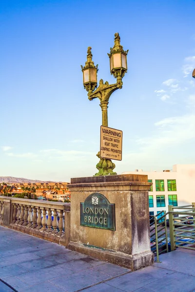 Puente de Londres en el Lago Havasu, viejo e histórico Puente de Londres en América — Foto de Stock