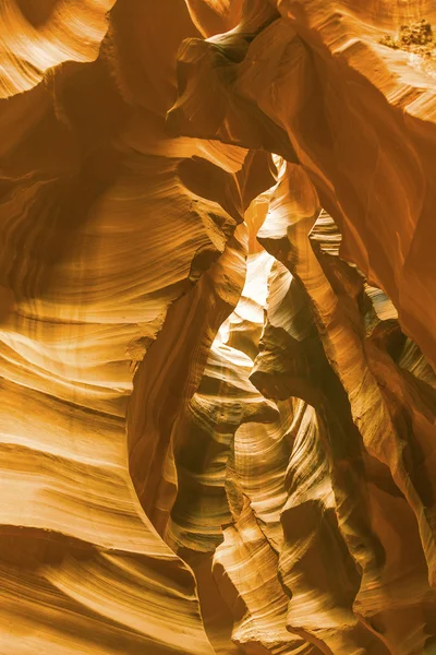 Antelopes Canyon, el cañón de tragaperras mundialmente famoso —  Fotos de Stock