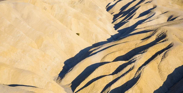 如诗如画的软波从多彩色砂岩。死亡瓦勒 — 图库照片