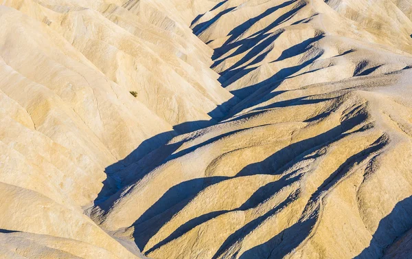 Мальовничі м'які хвилі з різнокольорового пісковика. Смерть Вальє — стокове фото