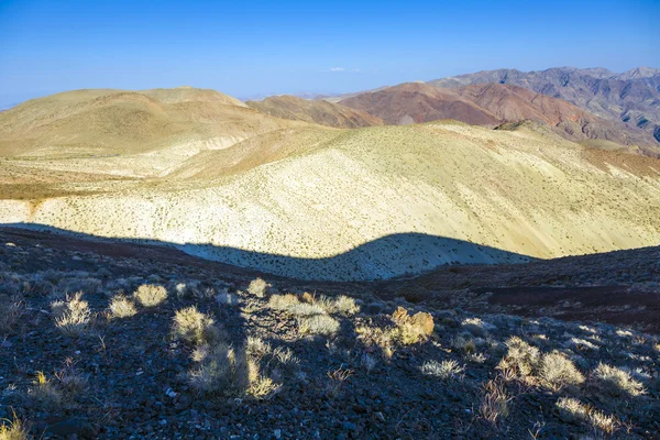 Maravilhoso ponto cênico vista Dantes nas montanhas da Morte val — Fotografia de Stock