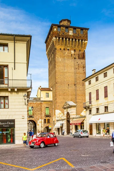 Torre di Castello em Vicenza, antiga fortaleza histórica — Fotografia de Stock