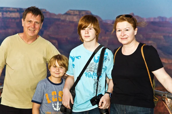 Rodziny na południowej krawędzi, Zdjęcie rodziny grand canyon — Zdjęcie stockowe