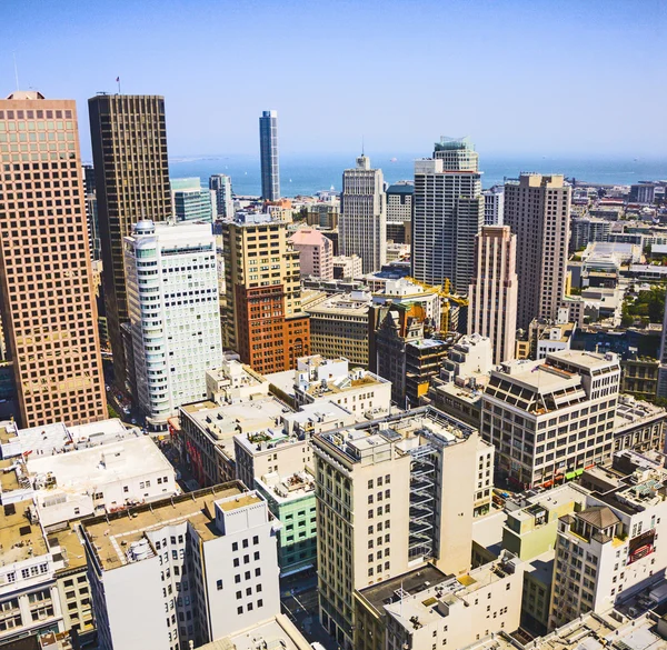 Pohled od střechy do města san francisco — Stock fotografie