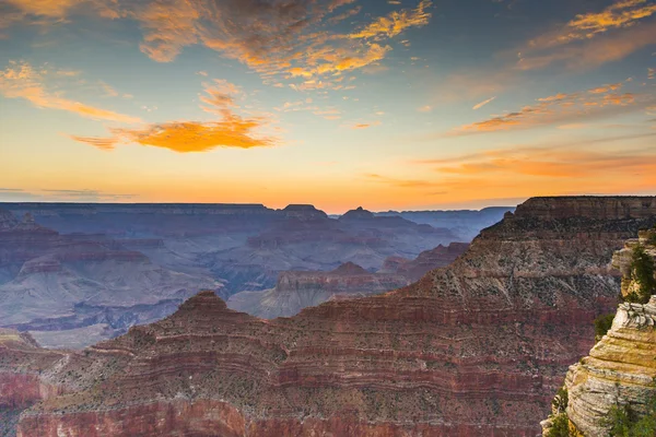 Západ slunce na grand canyon z pouštní vyhlídka, Jižní ri — Stock fotografie
