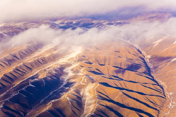 Vacker utsikt från flygplanet till bergen i Hussam — Stockfoto