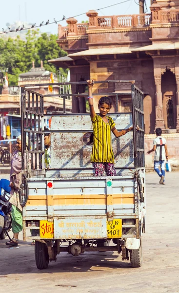 Auf einem LKW auf dem Sadar-Markt am Uhrturm — Stockfoto