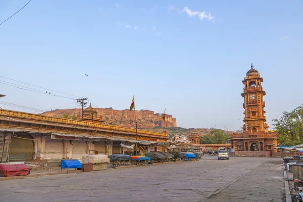 Famous victorian clock tower in Jodhpur and view to fort — Stock Photo, Image