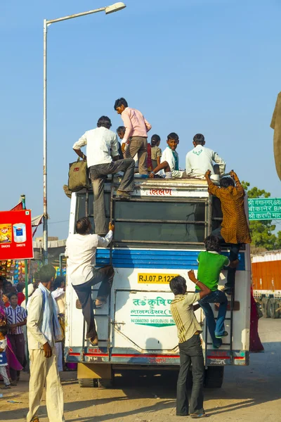 Travel by overland bus at the Jodhpur Highway — Stock Photo, Image