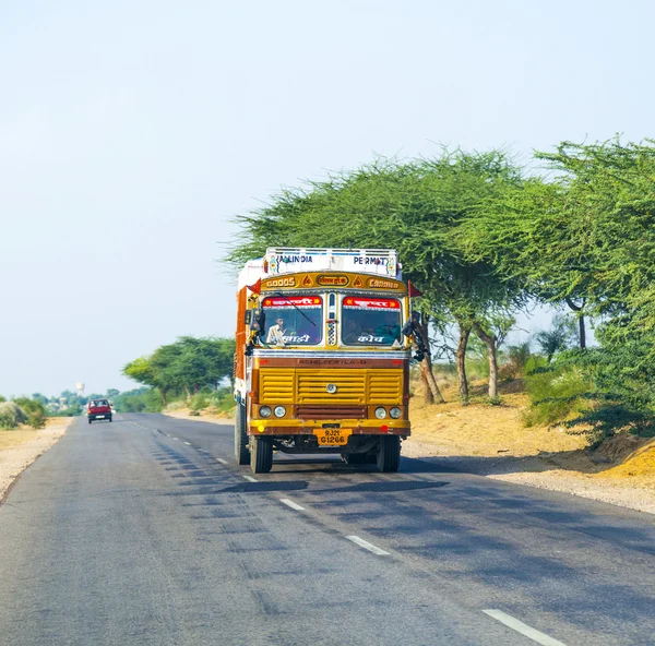 Travel by overland bus at the Jodhpur Highway — Stock Photo, Image