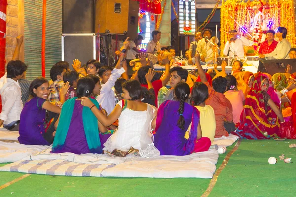 Rua noturna local festical em Jodhpur — Fotografia de Stock