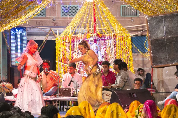 Lokale nachtelijke straat festical in jodhpur — Stockfoto