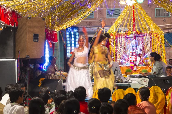 Lokale nachtelijke straat festical in jodhpur — Stockfoto