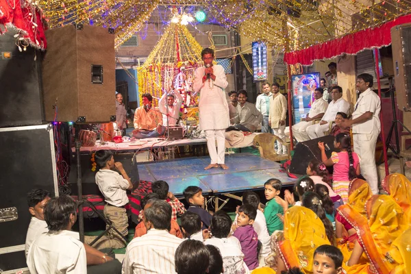 Rua noturna local festical em Jodhpur — Fotografia de Stock