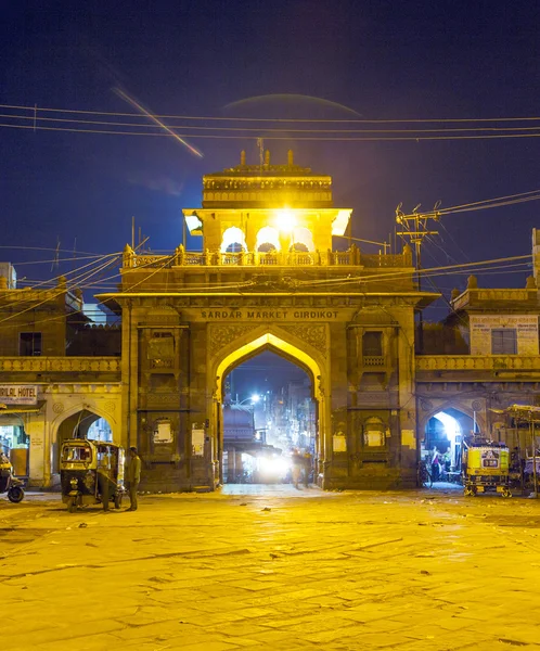 Mercado de sardar na torre de relógio à noite — Fotografia de Stock