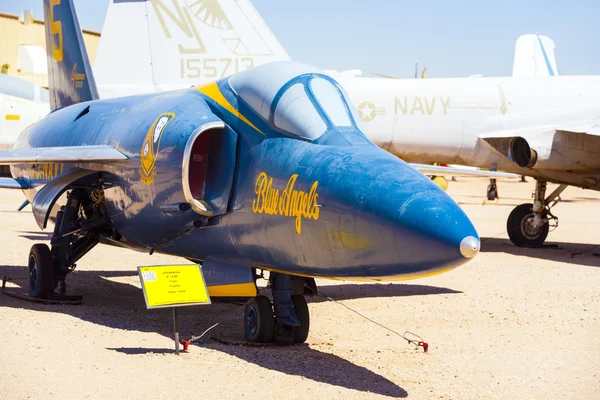 Flugzeuge im Luft- und Raumfahrtmuseum von Pima — Stockfoto