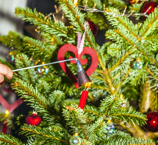 Weihnachtsbaum mit Kerzen — Stockfoto