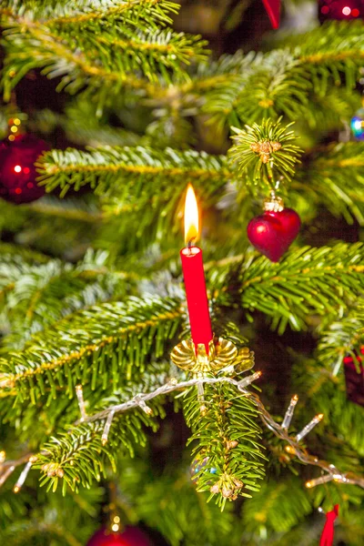 Árvore de Natal com velas — Fotografia de Stock