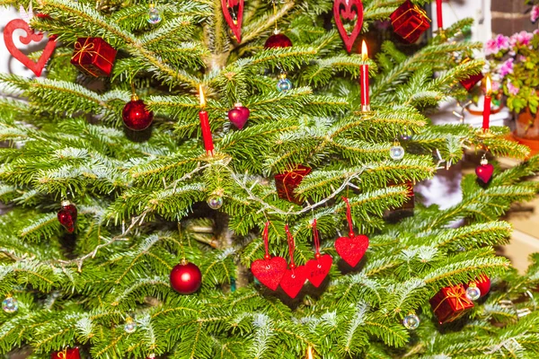 Kerstboom met kaarsen — Stockfoto