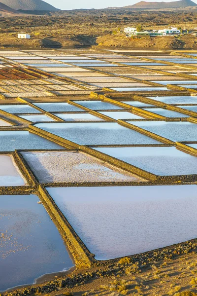 Salzraffinerie, Kochsalzlösung aus Janubio, Lanzarote, Spanien — Stockfoto