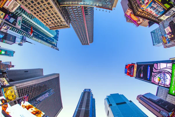 Times Square em Nova York em luz da tarde — Fotografia de Stock