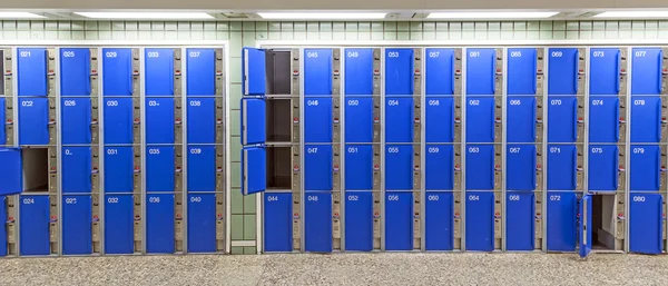 Locker op het station — Stockfoto