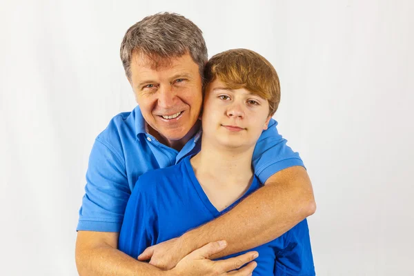 Padre felice con il suo sole — Foto Stock