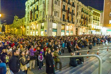 kukla göstermek akşam Madrid'de