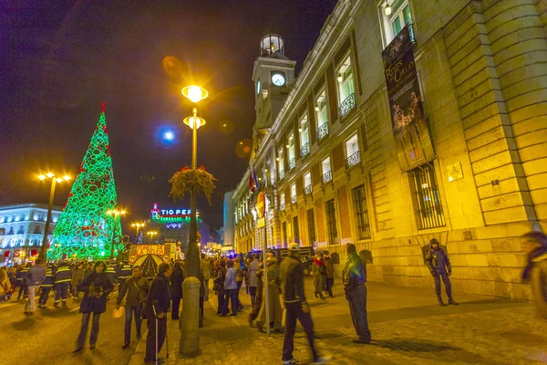 Diviértete en Navidad pasando un Navidad iluminada —  Fotos de Stock