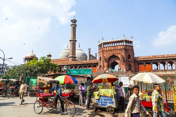 Intorno alla Moschea di Jama Masjid, vecchia Delhi, India — Foto Stock