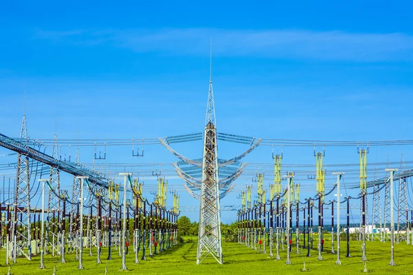 Central eléctrica y estación de distribución —  Fotos de Stock