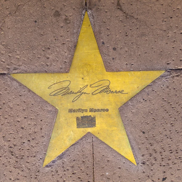 Steaua lui Marilyn Monroe pe trotuar în Phoenix, Arizona . — Fotografie, imagine de stoc