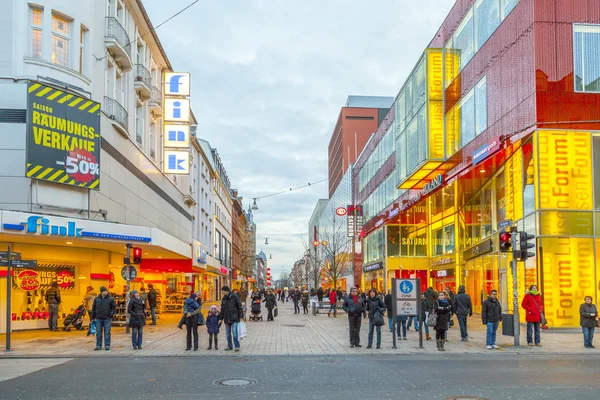 Obchod na hlavní pěší zóně — Stock fotografie