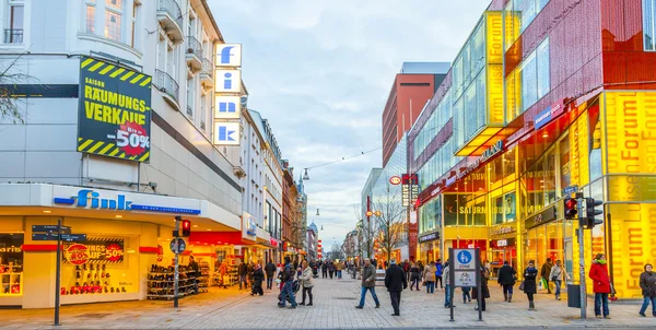 Butik i den främsta bilfria zonen — Stockfoto