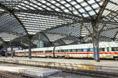 Merkez Tren İstasyonu Tren kalkıyor
