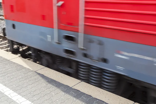 Tåget passerar med fart — Stockfoto