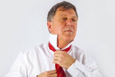 kravatı bağlama iş adamı