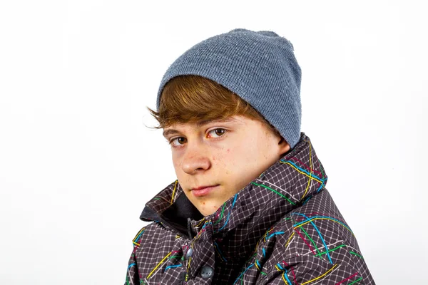 Junge in Winterkleidung — Stockfoto