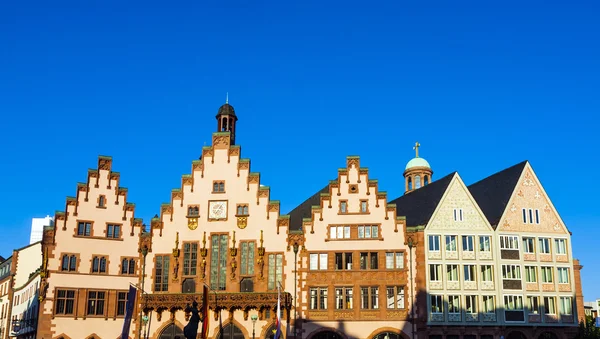 Frankfurt, roemer orta yerinde, ünlü Belediye Binası — Stok fotoğraf