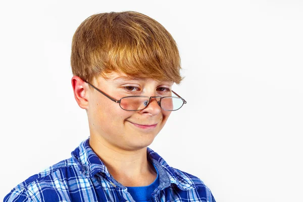 Boldog, mosolyog a fiatal tini szemüveg — Stock Fotó