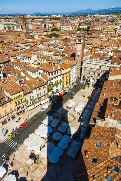 Panorama van verona van de torre de lamberti — Stockfoto